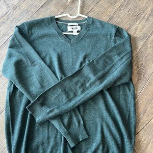 100% extra fine Marino wool men’s sweater